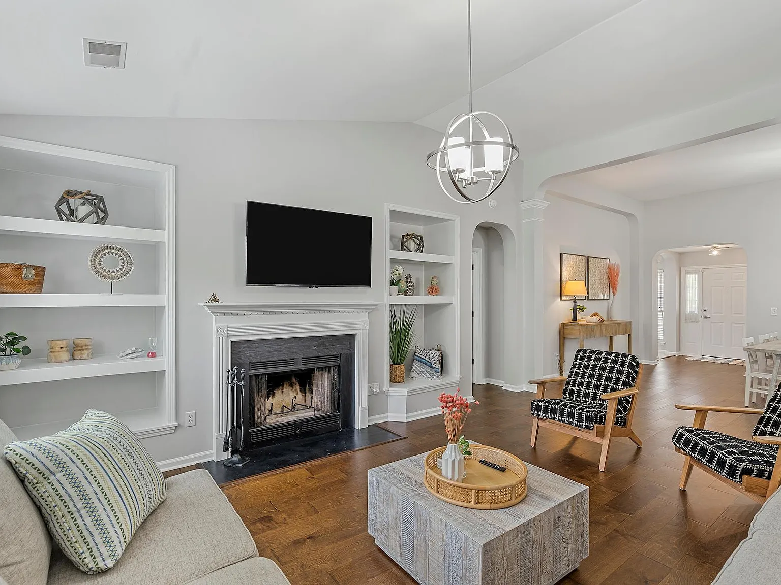3 bed, 1740 sqft, $4,200 — Photo 4