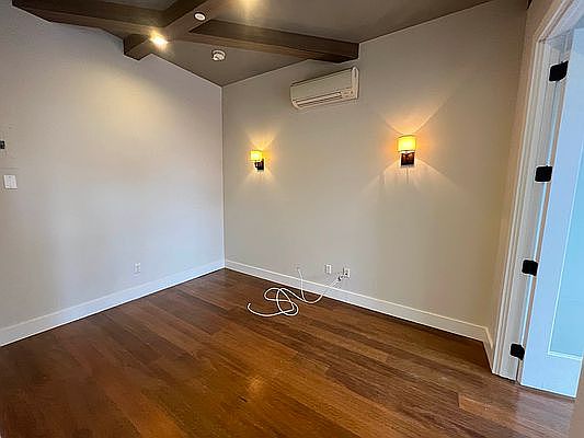 3rd image of 533 Park Pl #2R