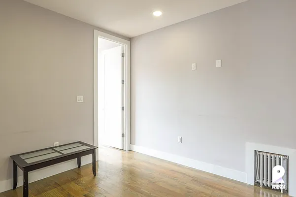 Rented by REZI | media 27