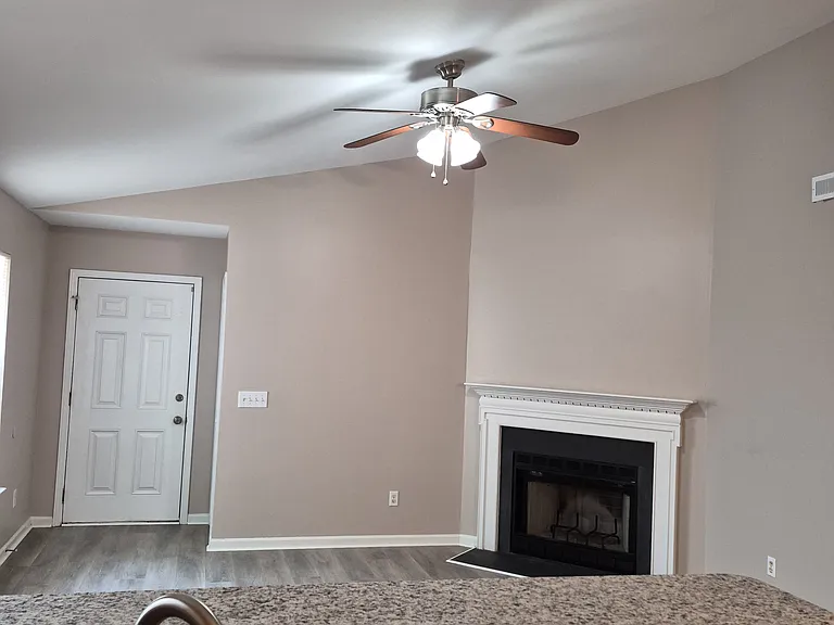 4604 Silverdene St — Photo 3
