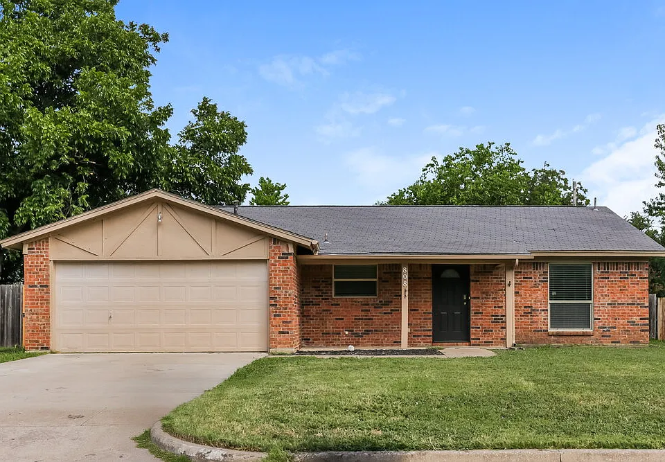 808 Judith St