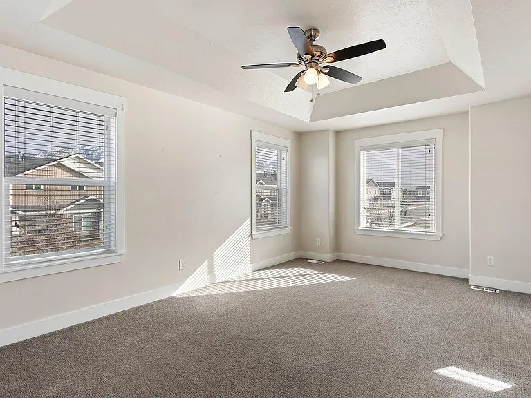 182 E 2440 N — Photo 13
