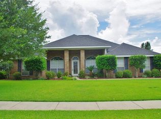 10713 Middle Oak Dr, Mobile, AL 36695