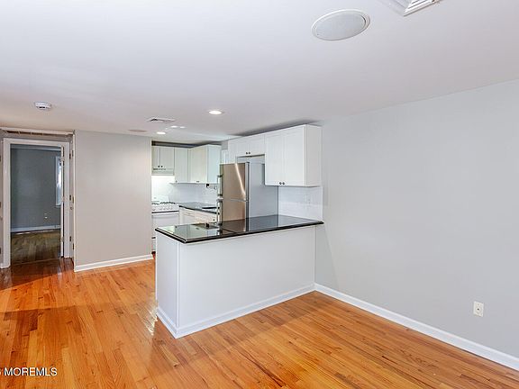 3rd image of 2 Parmly St Unit B