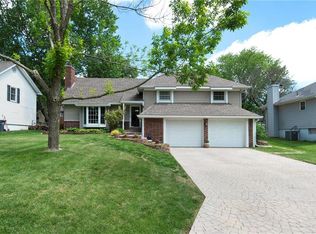 13929 S Summertree Ln, Olathe, KS 66062