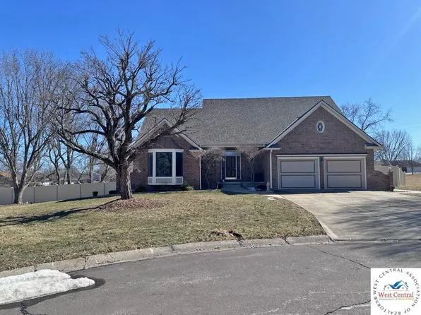 102 S Tracy Dr, Clinton, MO 64735