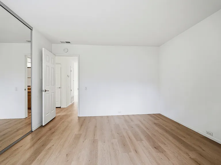 523 Woodside Oaks #2 — Photo 24