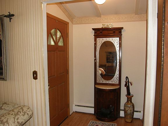 2nd image of 1333 Winters Ave