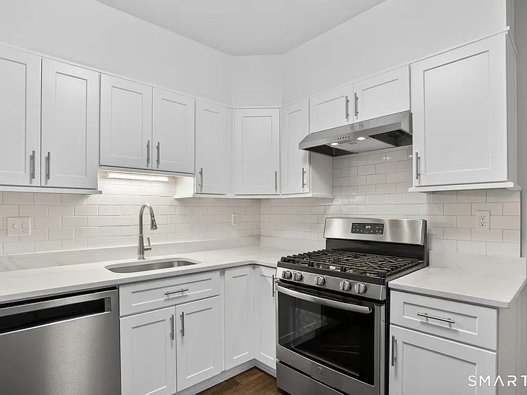 95 Parrott Ave — Photo 11