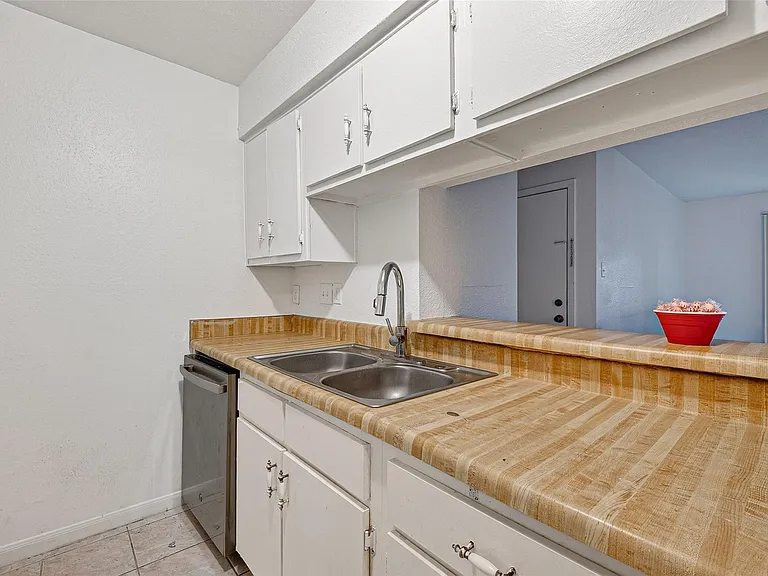 7200 Clarewood Dr #1904 — Photo 10