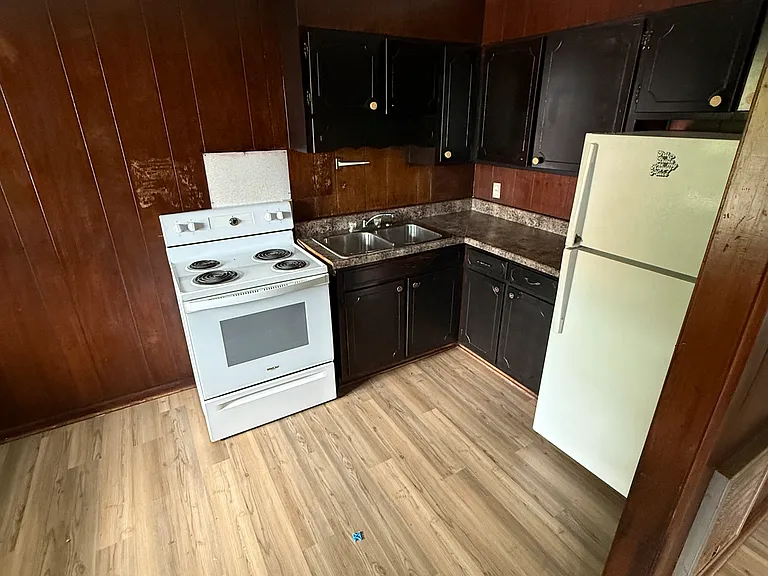 308 Highland Ave NW #5 — Photo 2