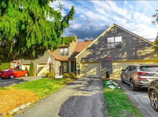 44 Manchester Ln APT G, West Milford, NJ 07480