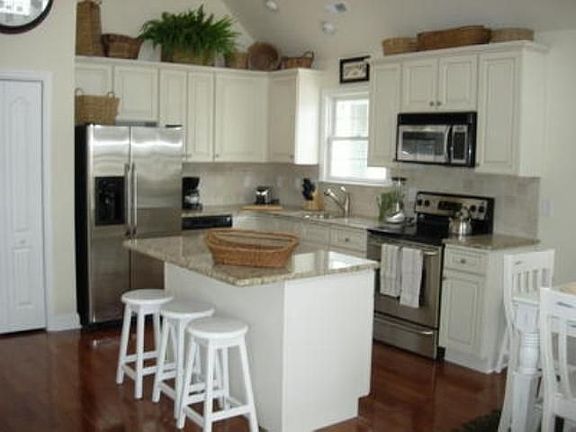 3rd image of 886 3rd St