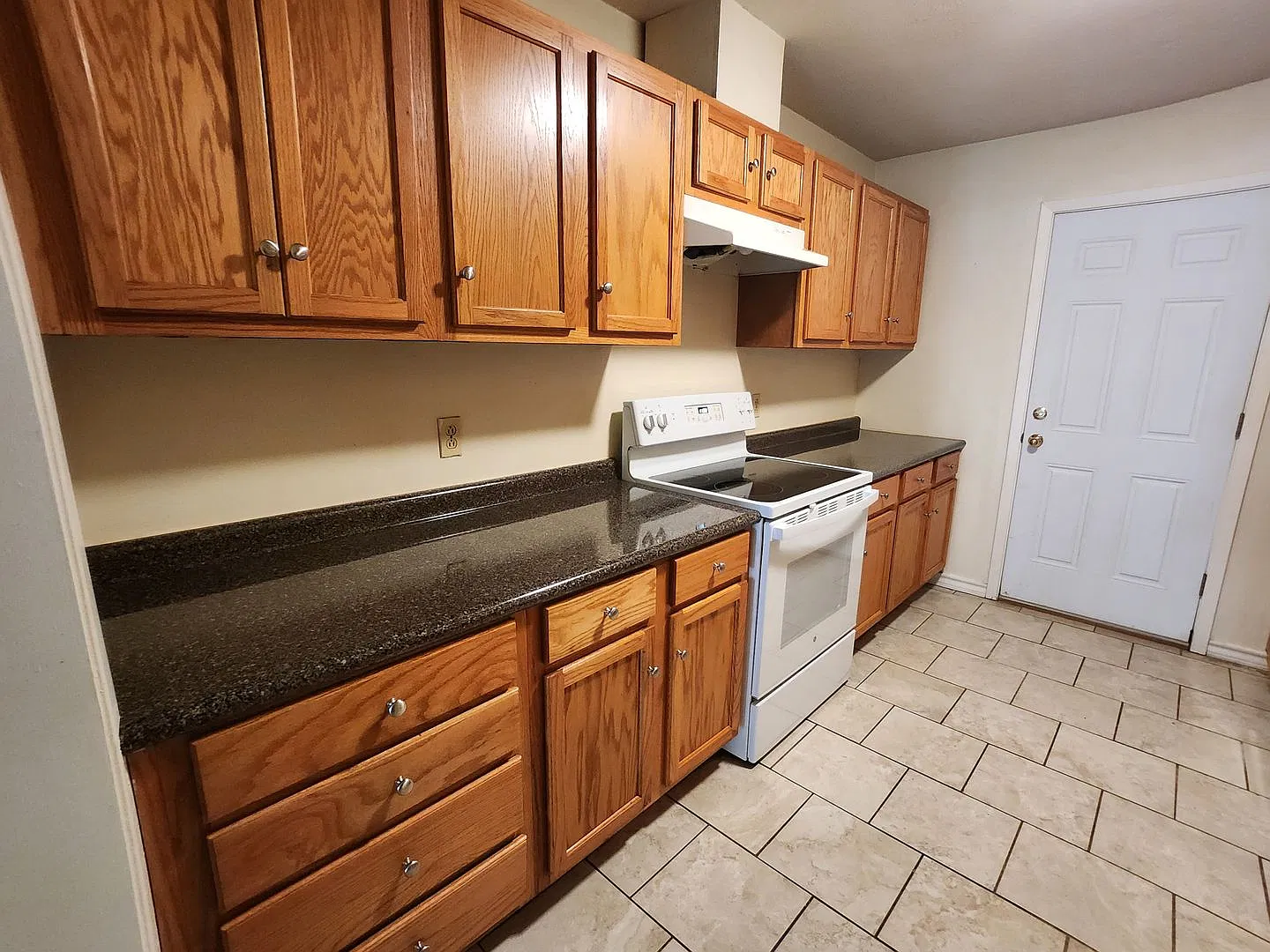 3717 Elizabeth Duplex — Photo 3