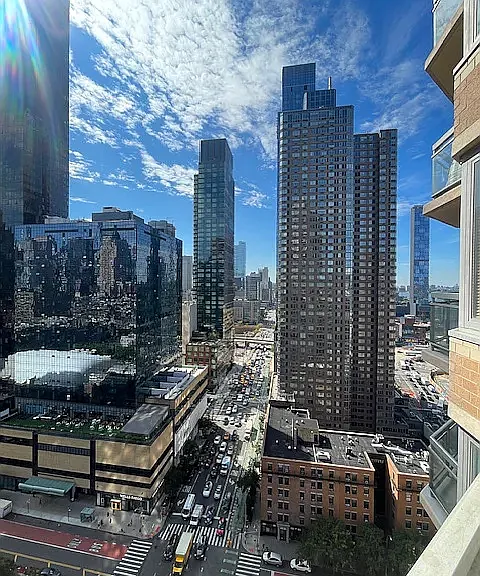 500 W 43rd St #24D — Photo 9