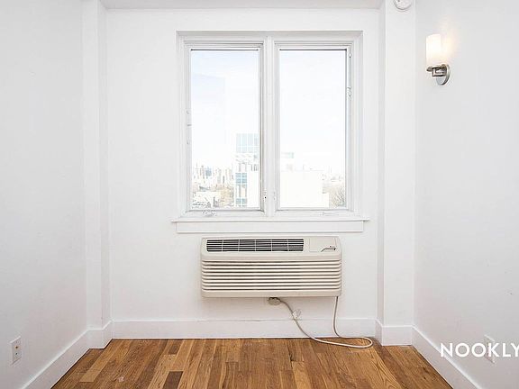 4th image of 588 Myrtle Ave #506