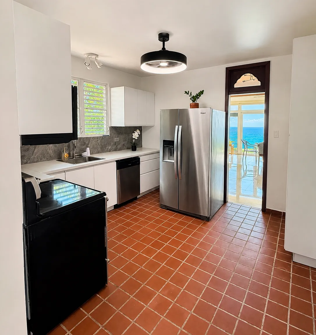 3 bed, 2.0 bath, 2229 sqft — Photo 2