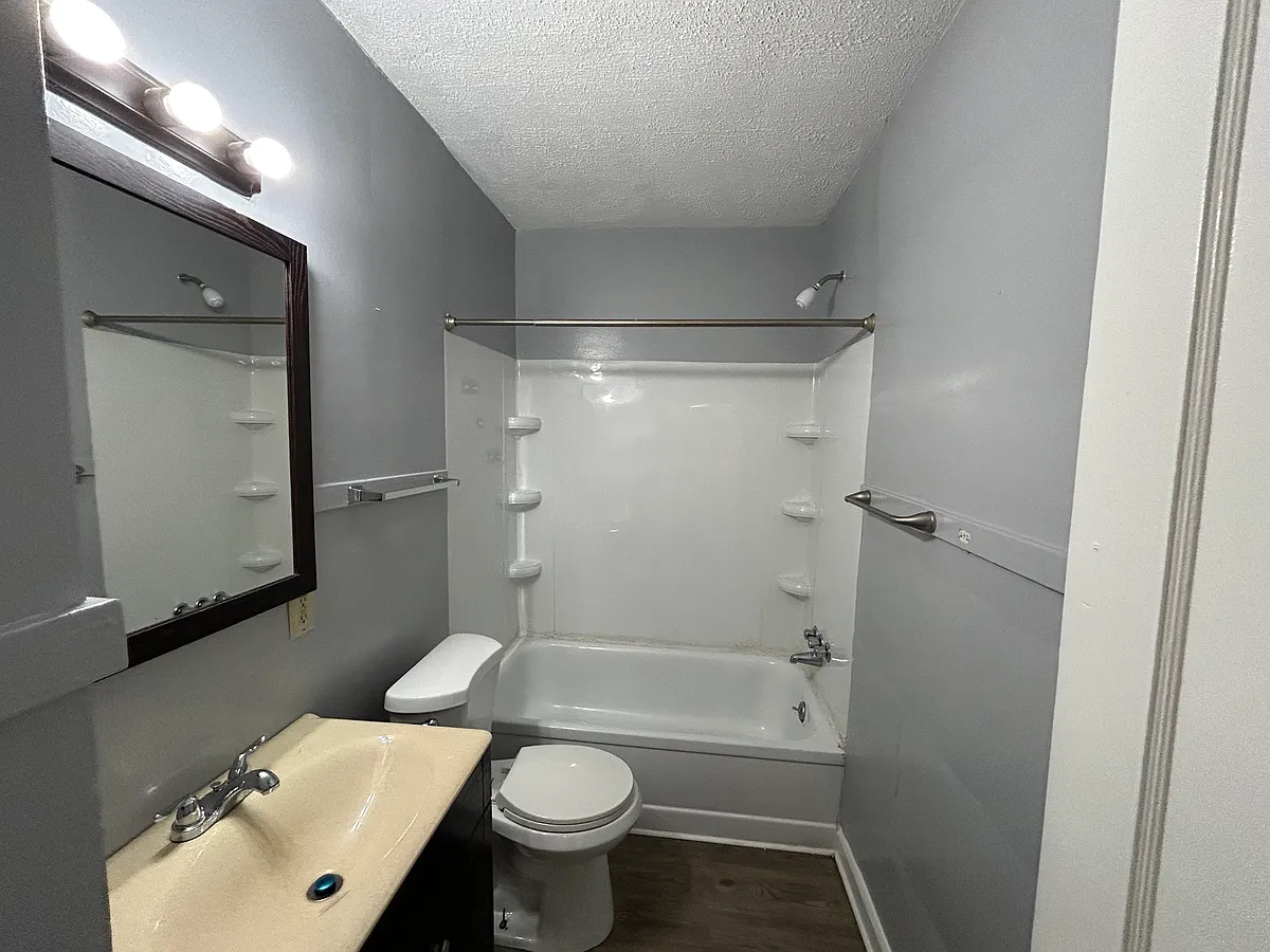 Building Photo - 853 Stanley Ave #B