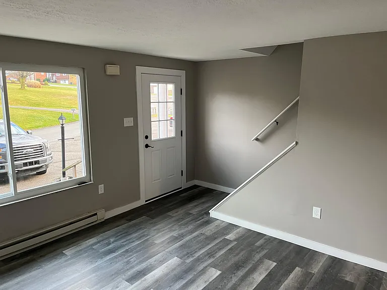 228 Parkwood Cir #3 — Photo 6