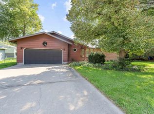 614 N Washington St, Lindsborg, KS 67456