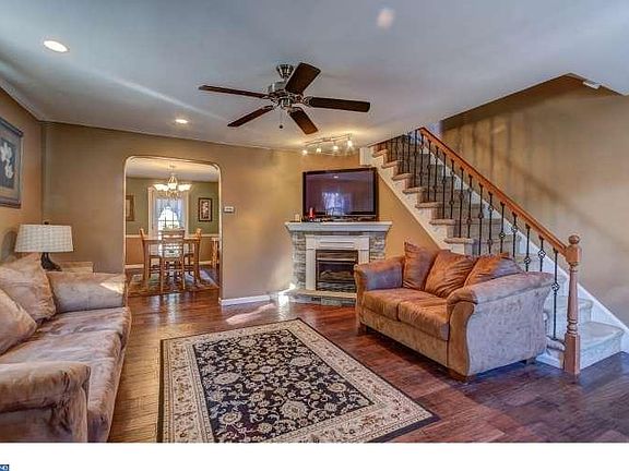 4th image of 222 Wilde Ave