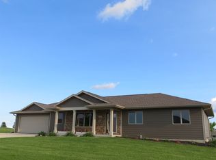 502 Nicklaus Dr, Parkersburg, IA 50665