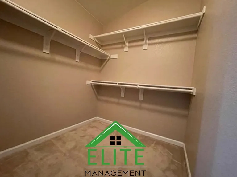 2128 Horseshoe Glen Cir — Photo 18