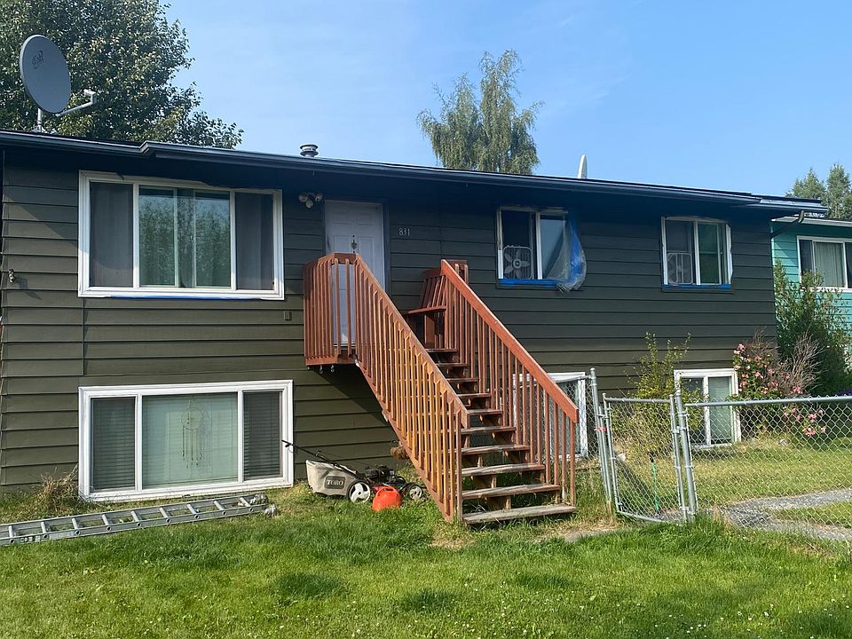 New paint this last summer. Trim and door to be painted summer 2023.