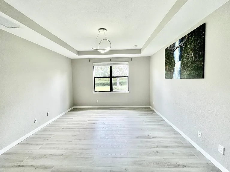 540 SE Monet Dr — Photo 10
