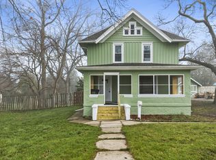 120 Eagle Lake Ave, Mukwonago, WI 53149