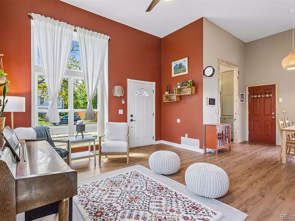 1st image of 409 W Lucerne Drive