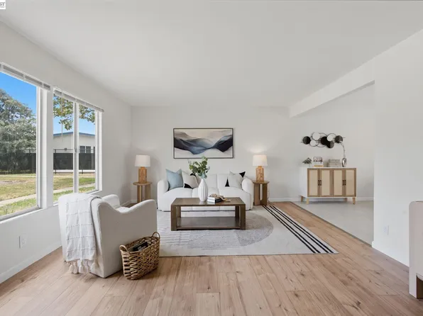 27803 Hummingbird Ct, Hayward, CA 94545