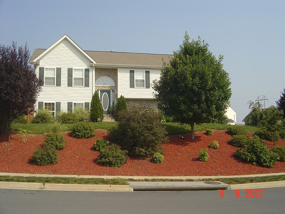 1st image of 109 Trefoil Ct