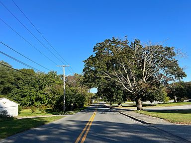 135 Stevens Rd, Swansea, MA 02777 | Zillow