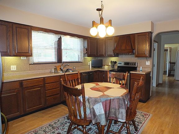 5th image of 5254 W 91st St