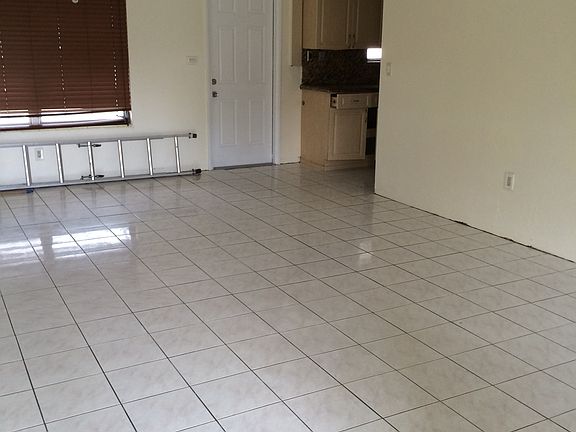 3rd image of 16940 NE 8th Pl