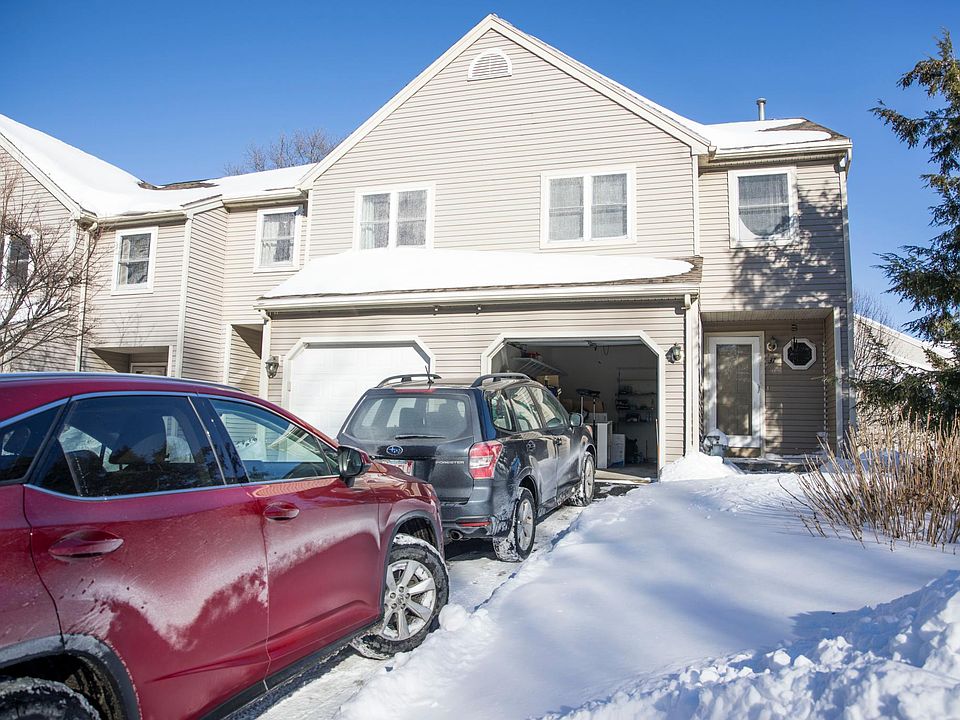 1st image of 37 John Dr Unit 37