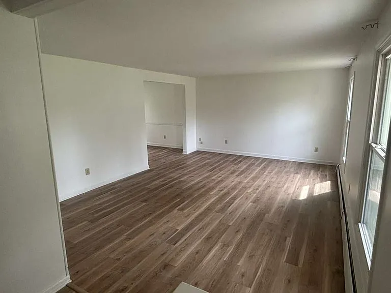 4317 Tamarack Dr — Photo 3