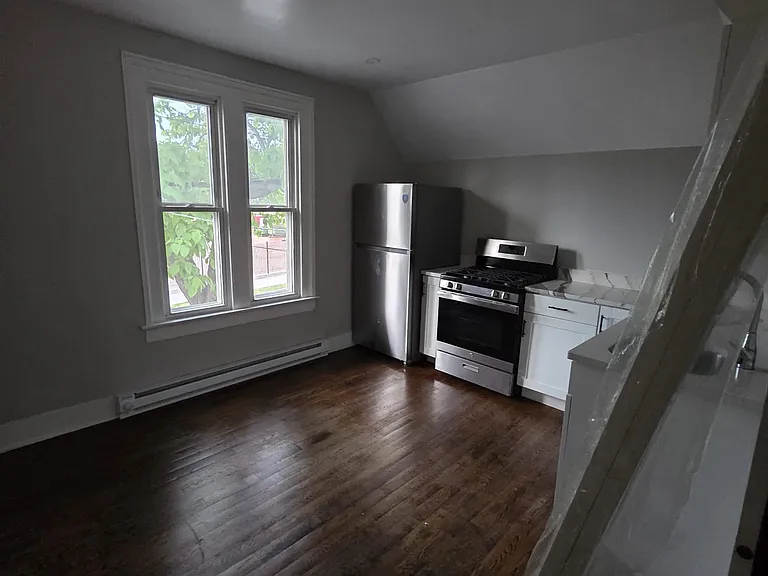 84 Munson St #22 — Photo 4