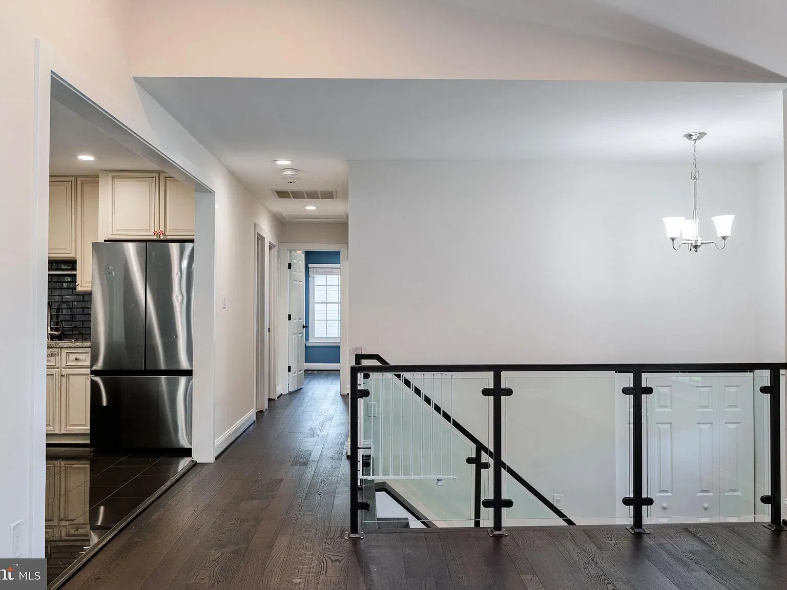 4 bed, 3.0 bath, 2017 sqft, $3,200 — Photo 2