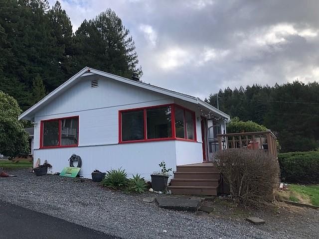 Side view of the house.