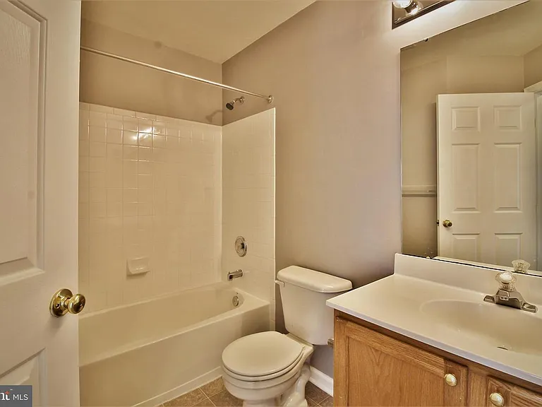 10707 Croydon Ct — Photo 19