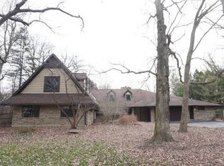 1815 Telegraph Rd, Bannockburn, IL 60015