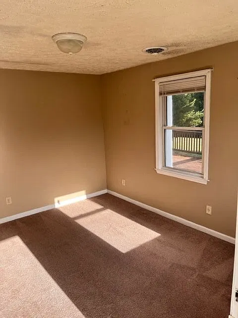 2 bed, 1.0 bath, 750 sqft, $800 — Photo 4