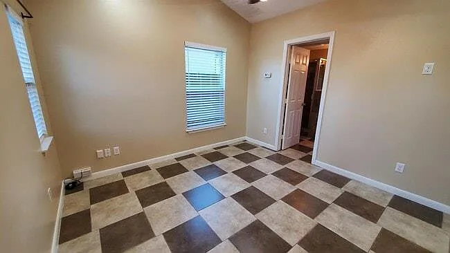 1116 Northwestern Ave #C — Photo 4