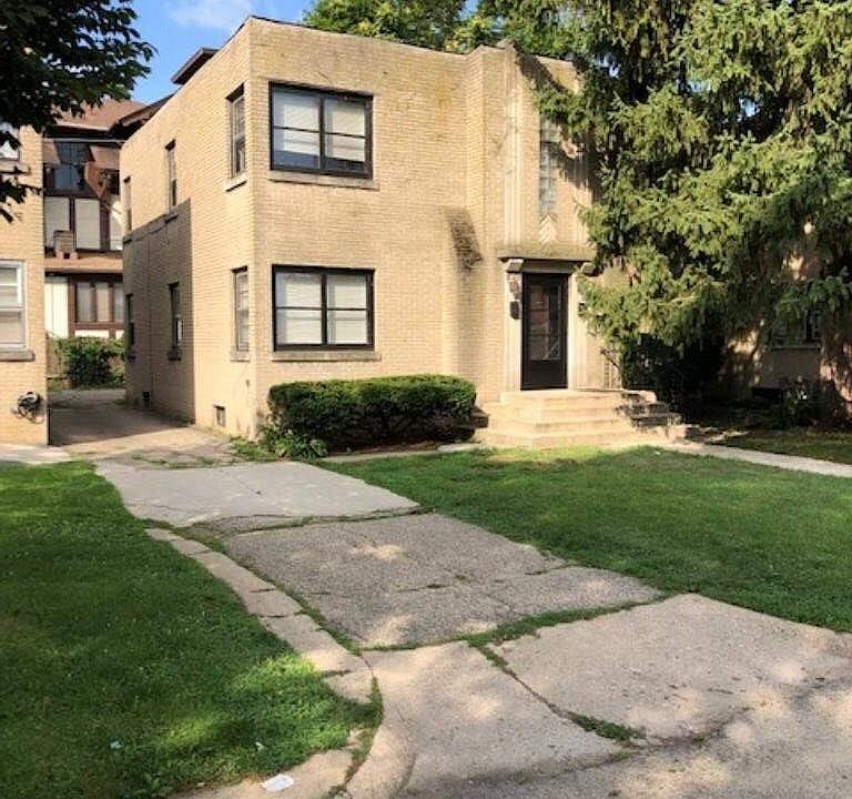 1st image of 212 Carlton Ter