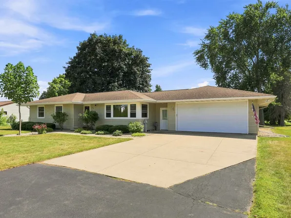 4521 W Capitol Dr, Appleton, WI 54913