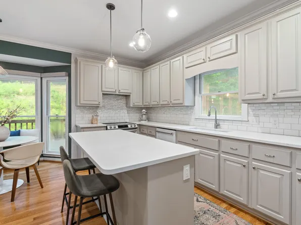 3051 Skylark Cir, Birmingham, AL 35244