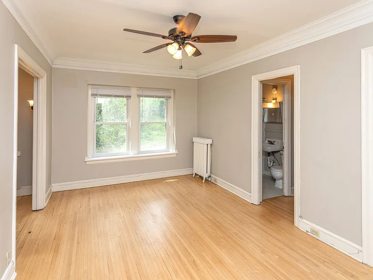 125 Oak Grove St — Photo 2