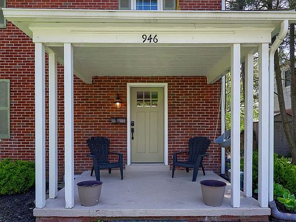 4th image of 946 Salisbury Ct